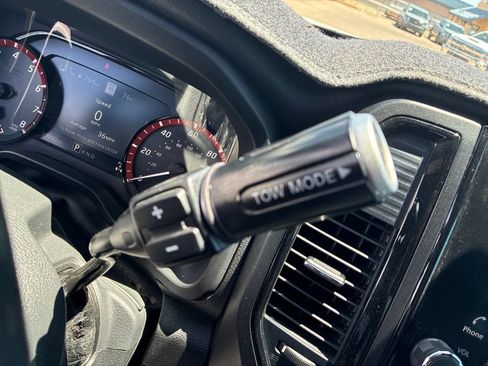 Used 2020 Nissan Titan PRO-4X w/ Pro-4x Utility Package AWD/4WD image 17