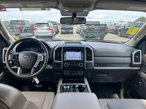 Used 2018 Ford Expedition Max XLT w/ Equipment Group 202A AWD/4WD image 20