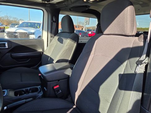 Used 2020 Jeep Wrangler Sport image 9