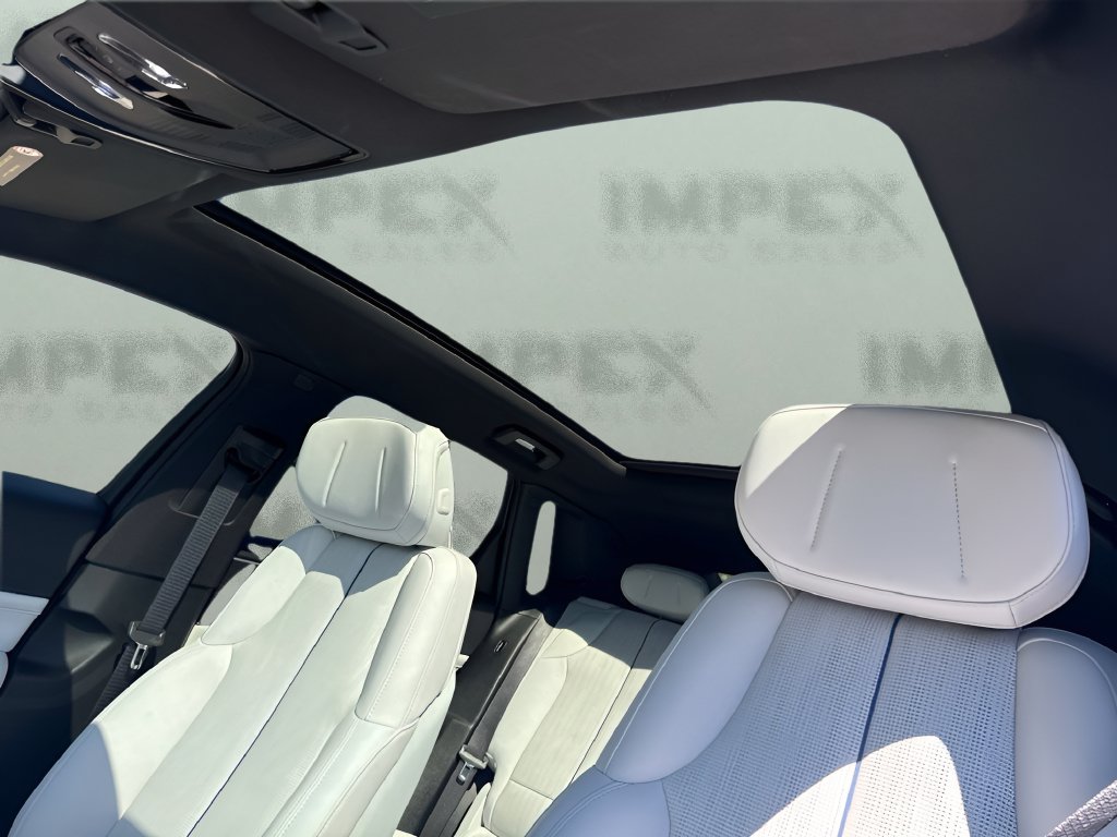 Used 2024 Cadillac Lyriq Luxury RWD image 10