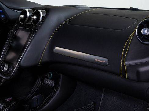 Used 2022 McLaren GT RWD image 22