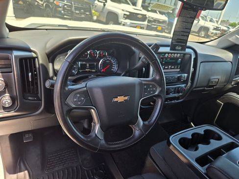 Used 2018 Chevrolet Silverado 1500 LT w/ LT Eassist Package AWD/4WD image 6