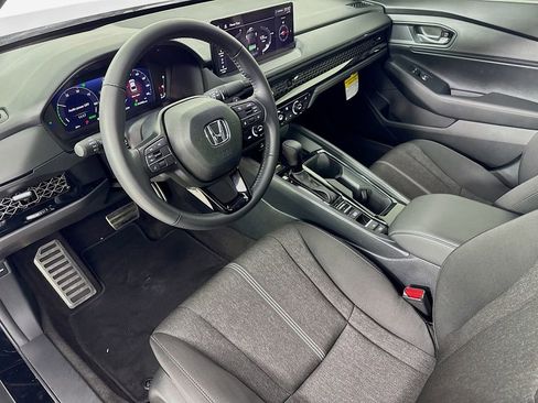 Used 2025 Honda Accord Sport image 10
