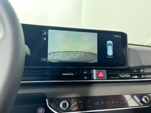 Certified 2026 Kia Carnival EX FWD image 28