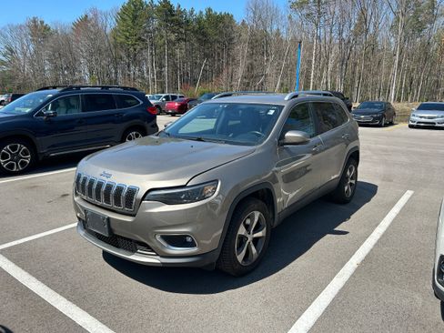 Used 2019 Jeep Cherokee Limited image 9