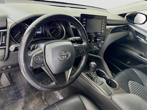 Certified 2021 Toyota Camry SE image 9