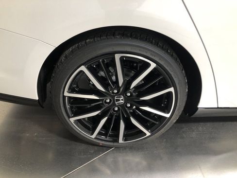 New 2025 Honda Accord Touring image 9