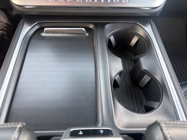 Used 2025 Ford Expedition Platinum w/ Stealth Performance Package AWD/4WD image 50