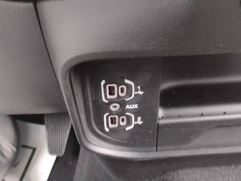 Used 2026 RAM 2500 Big Horn AWD/4WD image 30