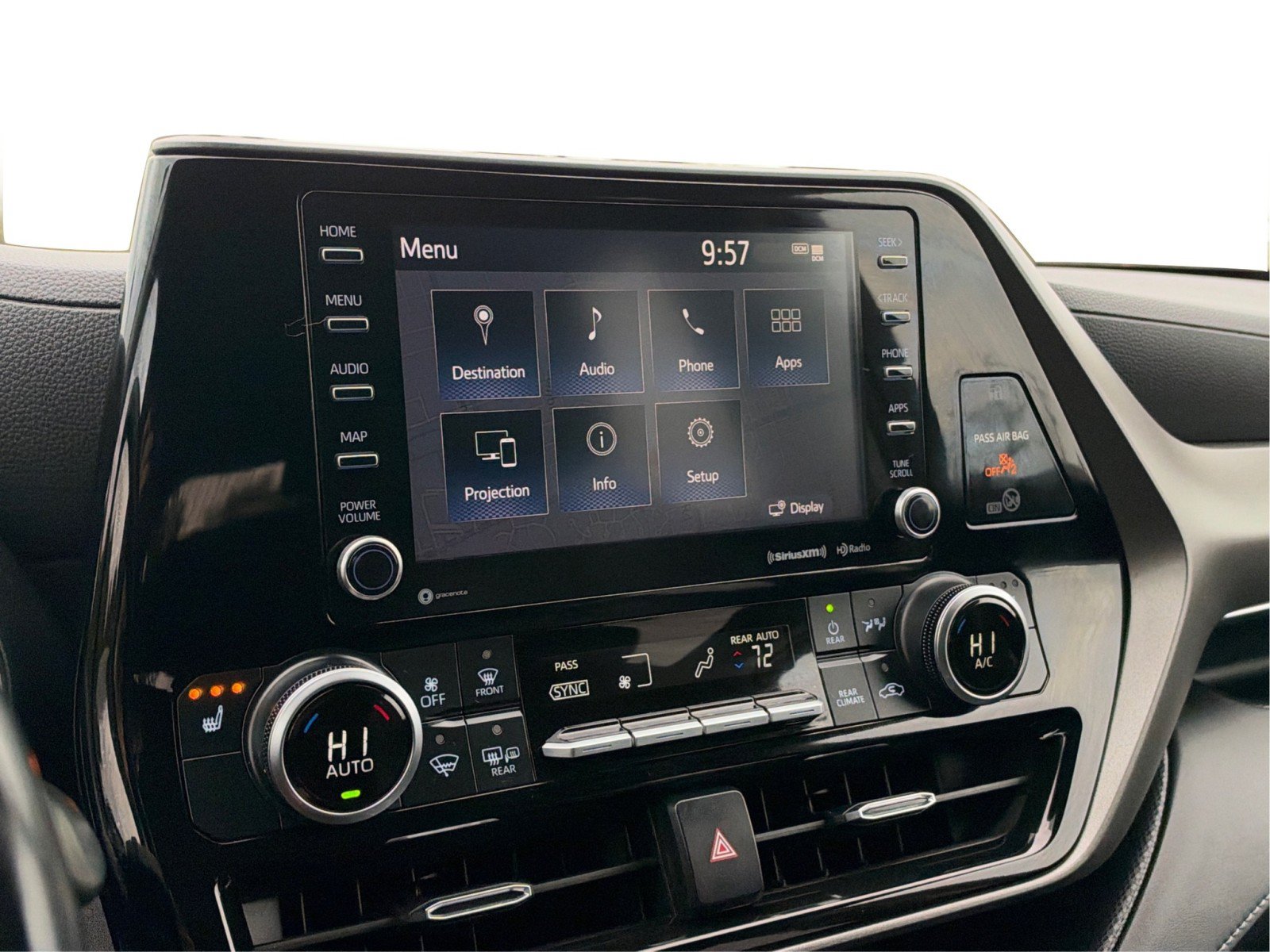 Used 2021 Toyota Highlander XLE AWD/4WD image 15