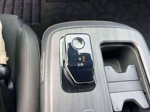 Used 2024 Nissan Ariya FWD image 28