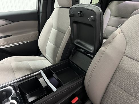 New 2026 Chevrolet Traverse LT w/ Sun and Wheel Package image 36