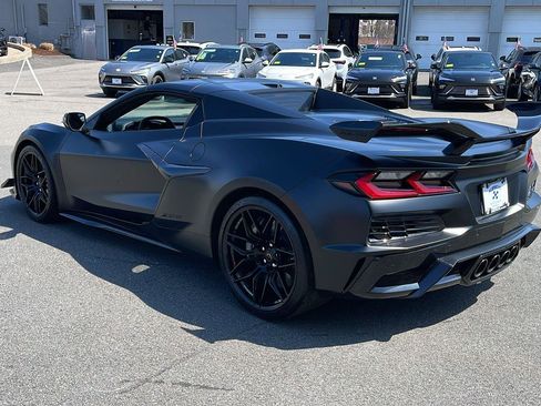 Used 2025 Chevrolet Corvette Z06 w/ Z07 Performance Package RWD image 5