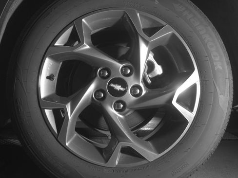 Used 2025 Chevrolet Trax LT w/ LT Convenience Package image 14