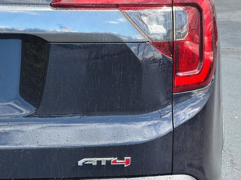 Used 2022 GMC Acadia AT4 w/ Technology Package AWD/4WD image 29