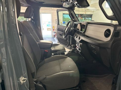 Used 2024 Jeep Wrangler Unlimited AWD/4WD image 65