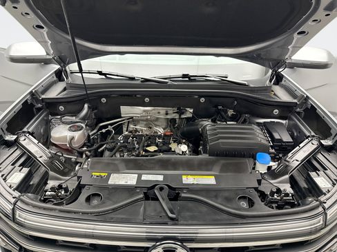 Used 2024 Volkswagen Atlas SE image 28