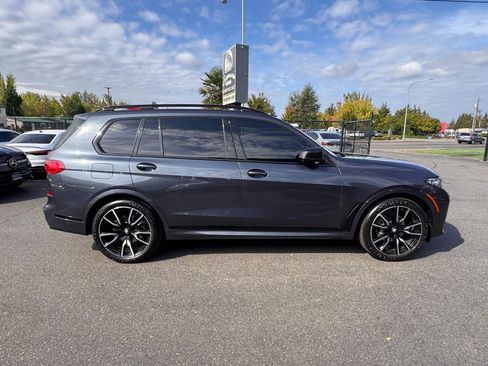 Used 2022 BMW X7 xDrive40i w/ M Sport Package AWD/4WD image 15