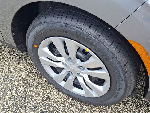 New 2025 Kia Soul LX image 4