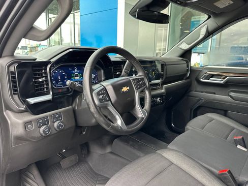 Used 2023 Chevrolet Silverado 1500 LT AWD/4WD image 22