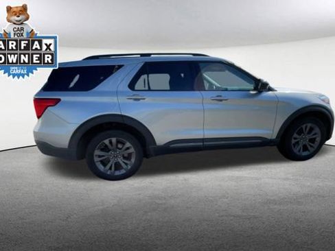 Used 2023 Ford Explorer XLT w/ Equipment Group 202A AWD/4WD image 10