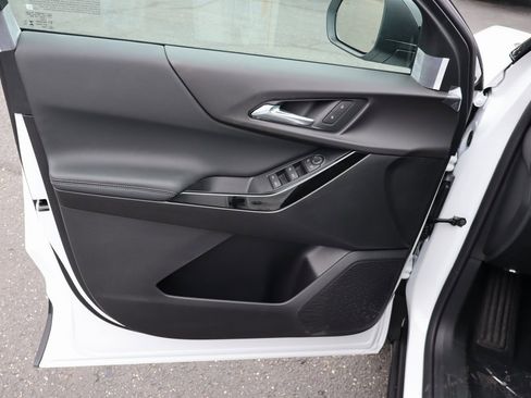 New 2026 Chevrolet Equinox LT image 3