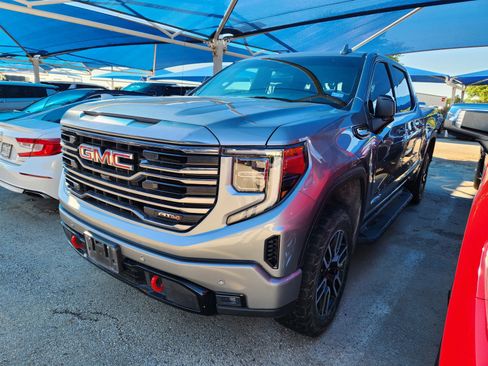 Used 2024 GMC Sierra 1500 AT4 w/ Technology Package image 2