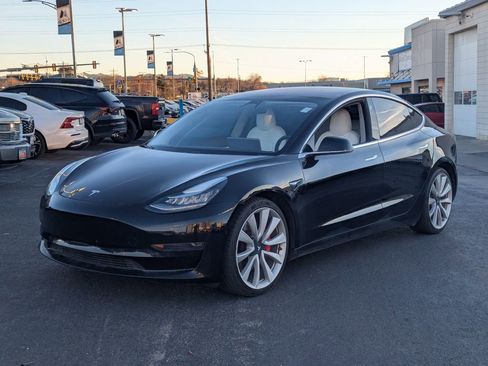Used 2018 Tesla Model 3 image 9