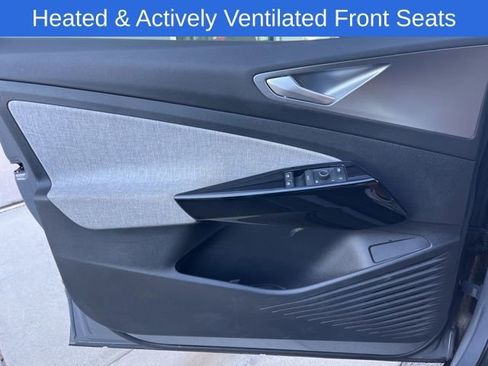 Certified 2025 Volkswagen ID.4 Pro image 12
