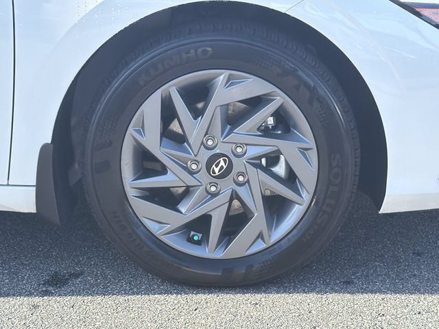 Certified 2026 Hyundai Elantra Hybrid FWD image 14
