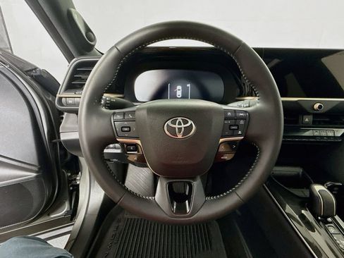 Used 2026 Toyota Crown AWD/4WD image 11
