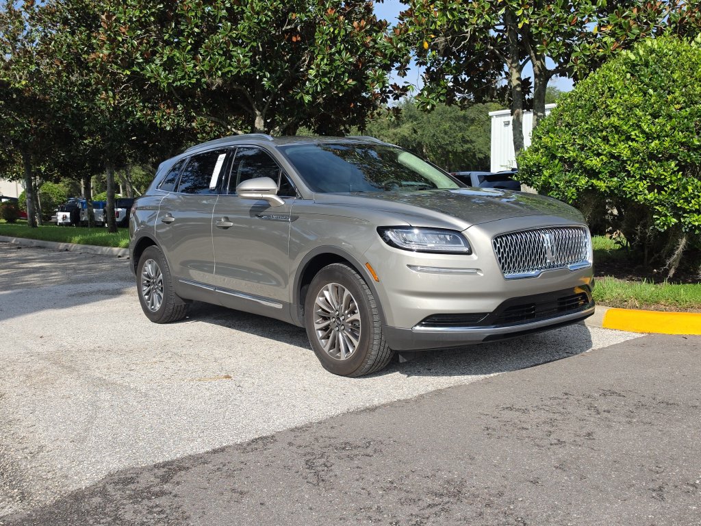 Used 2023 Lincoln Nautilus FWD w/ Premium Package image 2