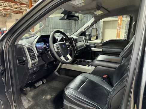 Used 2018 Ford F250 Lariat w/ Lariat Ultimate Package image 28