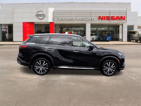 Used 2025 INFINITI QX60 Sensory w/ Vision Package image 2