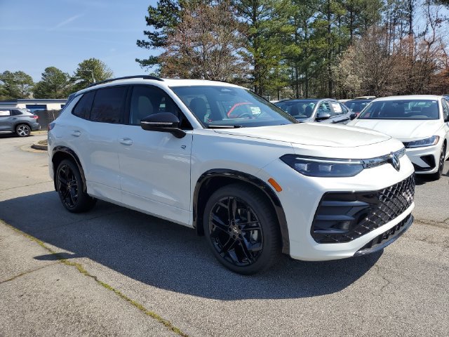 New 2026 Volkswagen Tiguan SE R-Line FWD image 3