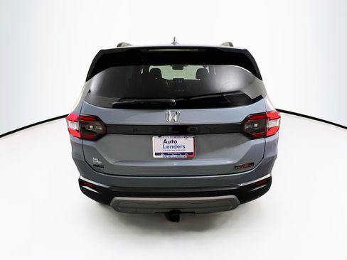 Used 2023 Honda Pilot TrailSport image 6