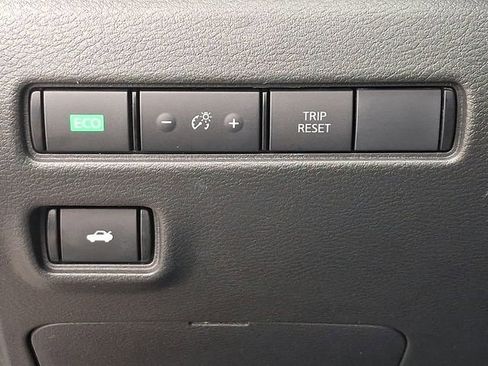 Used 2025 Nissan Sentra SR image 26