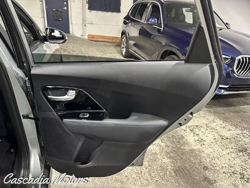 Used 2019 Kia Niro EX Premium w/ Cold Weather Package 1.0 FWD image 24