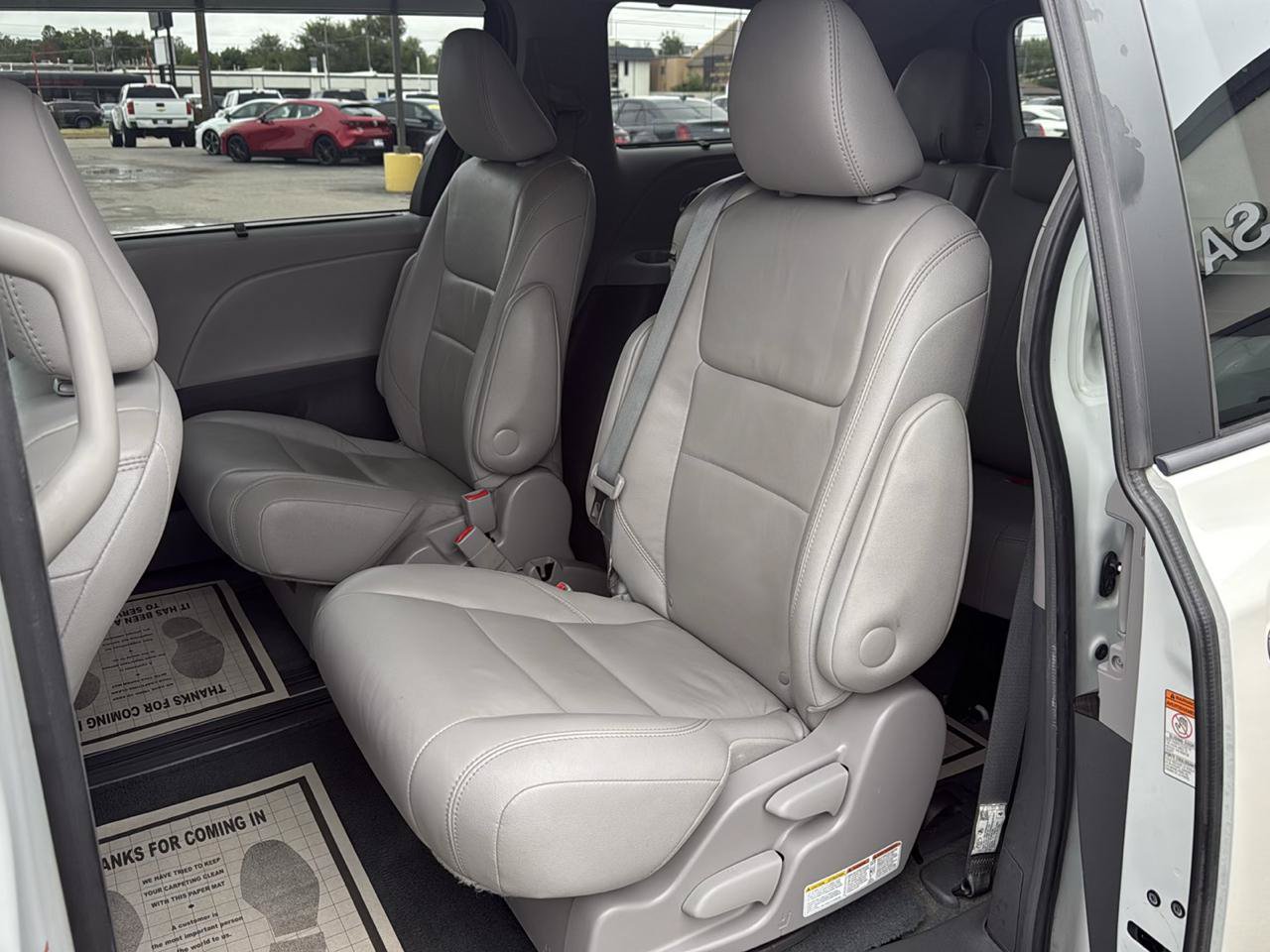 Used 2017 Toyota Sienna XLE w/ XLE Navigation Package FWD image 19
