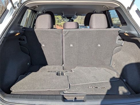 Used 2025 Nissan Kicks SV image 18