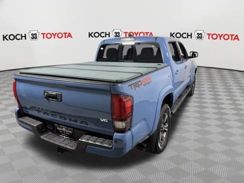 Used 2019 Toyota Tacoma TRD Sport image 8