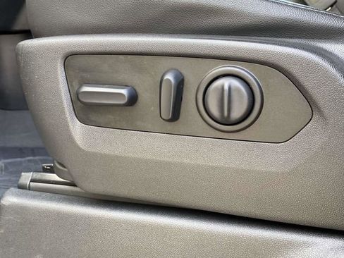 Used 2019 Chevrolet Silverado 1500 LT Trail Boss image 17