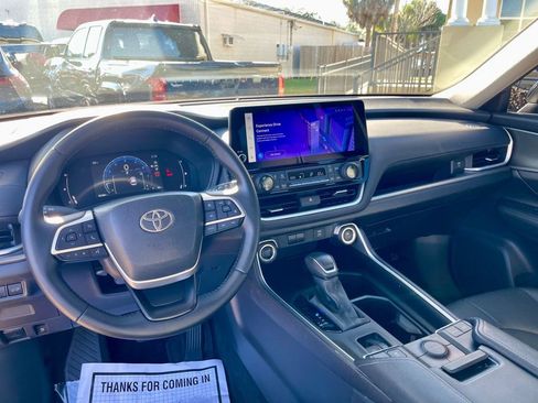 Used 2025 Toyota Grand Highlander XLE image 14