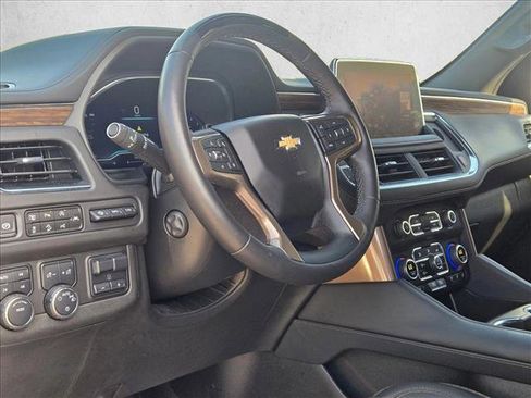 Used 2024 Chevrolet Suburban High Country w/ Advanced Technology Package image 10