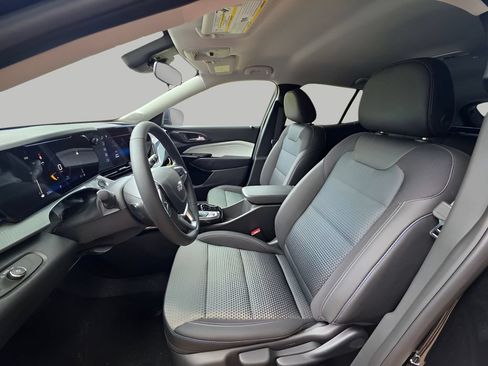 New 2026 Chevrolet Trax LT w/ Driver Confidence Package FWD image 17