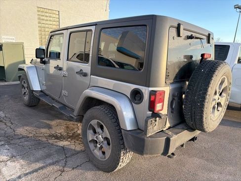Used 2018 Jeep Wrangler Unlimited Sahara image 18