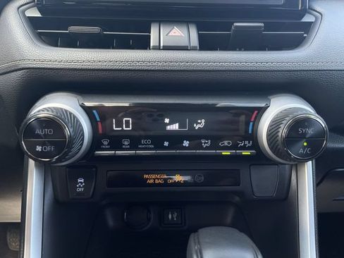Certified 2019 Toyota RAV4 LE AWD/4WD image 20