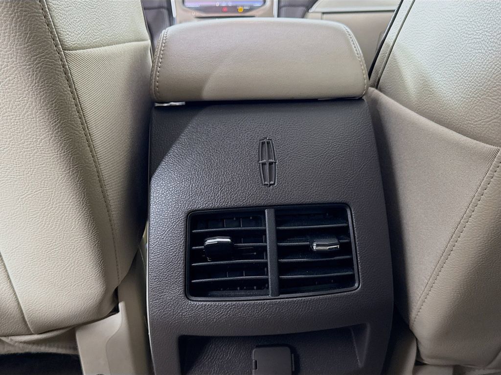 Used 2015 Lincoln MKX FWD w/ Equipment Group 102A image 31