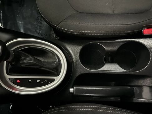 Used 2016 Kia Soul FWD image 13