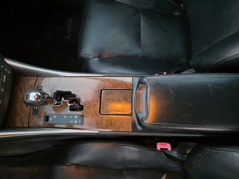 Used 2010 Lexus IS 350C RWD image 20